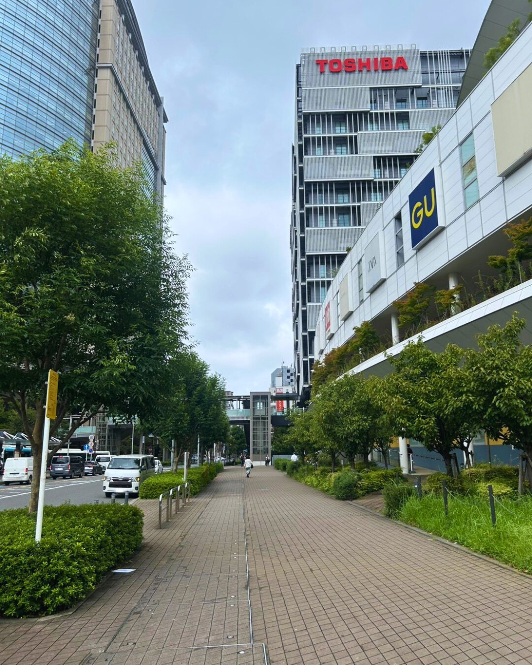 シープス川崎の道案内 直進するの写真